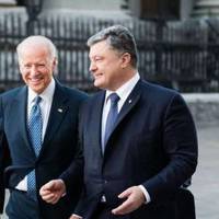 Байден висловився про своє ставлення до Порошенка: “З божою допомогою, діти будуть співати пісні про вас …”