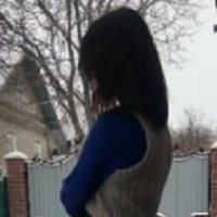 На моє щастя, все ж, є хороші люди на землі. Біля мене є магазин, і одна продавщиця з нього, тітка Галя, забрала мене з дитячого будинку. У них з чоловіком була дочка 5 років.