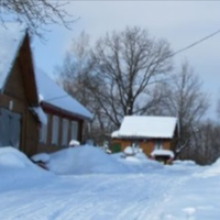 Марію кликали до себе і старший син і молодший, але вона не мала на кого залишити своїх бабусь – маму і свекруху, а два роки тому нарешті зважилася. Сини і зять вскладчину купили Марії Антонівні однок