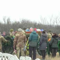 «Вранці до мами стукають у двері і кажуть, що Сашка більше немає» – На Миколаївщині поховали морпіха Олександра Отрєп’єва, вбитого російським снайпером.