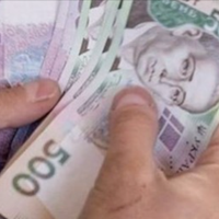 За все життя я мав два шлюби. З першою дружиною я прожив 12 років, а з другою - 4. Маю трьох дітей. Всі ці роки я добре заробляв, в усьому їм допомагав, нічого не відкладаючи.