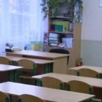 Минулого місяця я відкрила щоденник свого старшого сина і побачила прохання вчительки прийти мені завтра до школи. Син сказав, що вчителька викликає мене тому, що він слухав голосно музику на перерві,