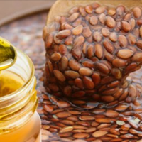 Вживайте мед з насінням льону, та забудьте про проблеми з кишківником