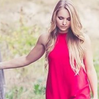 Я прийняла в свою сім'ю дружину сина, як рідну доньку. У свасі своїй душі не чула, мені шкода було її, бо вона вже давно розлучилася зі своїм чоловіком, а Наталю виховувала сама.