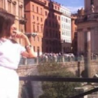 У мене є чоловік і діти, які дуже люблять свого тата. Але я люблю іншого. Я постійно думаю – чи варто далі жити так, чи все-таки краще буде розійтися і почати жити заново, поки ще є час