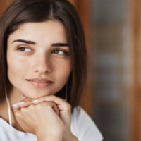 В лютому виходить заміж моя подруга, яка запросила мене до себе на весілля бути свідком. Але мого хлопця, з яким я зустрічаюся 5 років, на весілля не запрошують. Він вважає, що в такому випадку я теж