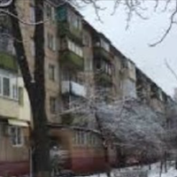 У нас радісна новина – свекруха вирішила виходити заміж і тому залишає нам свою квартиру. Наречений запросив маму чоловіка жити в свій будинок з подальшим розписом, а значить, вона нам залишає свою кв