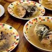 Коли зустріли Різдво зі свекрами, Марина відразу сказала чоловікові, що на Великдень поїдуть до її мами, та будуть їздити до неї щосвята. А сестра Миколи, нехай сама привозить з столиці батькам різні