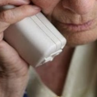 Я народився в бідній родині. Бабуся і мама ледве на хліб заробляли, тому інколи я сам працював, щоб купити якусь цукерку. А коли я закінчив школу, мене забрала до себе бабусина рідна сестра.