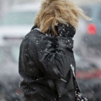 З чоловіком ми якраз були в гостях у моїх батьків. Мама сказала, що хотіла б бачити в зятях мого друга Миколу, він красивий і працьовитий, а я вибрала Олександра. Мій чоловік багато років мовчав, а в