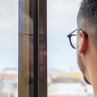 Після народження дітей Ольга зовсім перестала доглядати за собою. Вона погладшала, постійно ходила з немитою головою, не фарбувалася. Всі ці зміни вплинули і на мене. Я помітив, що більше не люблю сво