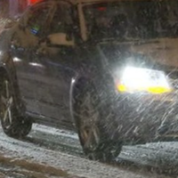 Коли Галина поверталася додому з роботи, біля неї зупинився красивий автомобіль. Виглянув сват і запропонував підвезти додому. Всю дорогу Галина мовчала, не могла повірити, що у сватів тепер є машина,