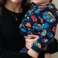 До розлучення Марія сама з дитиною сиділа, а тут вирішила няню шукати, зателефонувала колишній свекрусі, вона пенсіонерка. Марія запитала у свекрухи, чи немає у неї на прикметі надійної людини в няні