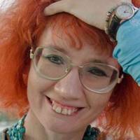 “Біжіть звідси, тут – дно дна”: скандальна викладачка Драгоманова висловилась про Україну