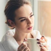 Наша сусідка Лілька розвела мого племінника на нову сумку і велику ляльку для дочки. Але щоб ви знали у неї вже цілий табун чоловіків був. Шкода свого племінника