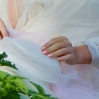 Якось я поверталася в неділю з базару. Чоловік вдома спав, не хотіла його будити, бо він допізна був у батьків, вони роблять ремонт.  Я несла важкі сумки і дуже спішила, щоб ще до того, як Антон з дон