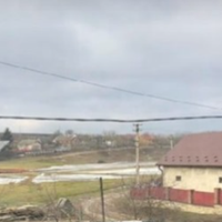 Бабуся була тільки рада, вона виділила онукові ту половину ділянки, де стояв будинок. Сімейна пара з полегшенням зайнялася облаштуванням свого нового житла. Тарас відчував себе повноцінним господарем