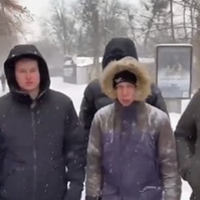 Відео. У Києві спіймали групу тітушек “ОПЗЖ”, які приїхали на мітинг проти закриття каналів Медведчука. Вони розповіли, скільки їм платять