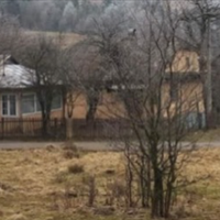 Коли не стало батьків, виявилося, що заповіту вони не залишили. Як і належить в цьому випадку – все майно ділиться навпіл. Михайлу в принципі не треба було нічого, а ось Іван добряче вчепився в спадок