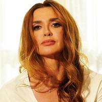 Волонтерка жорстко відповіла Оксані Марченко: “Тобі все мало! Мало грошей, мало посад, мало кp0ві… Про якого Бoга говориш, тисячі матерів втратили своїх дітей!”