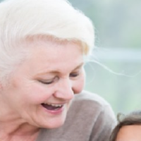 У мене дві онучки Оксанки. На іменини доньчиній дитині я подарувала золоті сережки, а онучці від сина – шоколадку. Але вони самі постійно говорили мені, що я не вмію вибирати подарунки і щоб я нічого