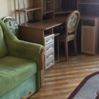 В той вечір, після того, як не стало бабусі, ми зібралися на сімейну нараду. Ми з мамою і братом вирішили, що я пишу відмову від бабусиної квартири і вона залишиться Олексію, а наша квартира, де прожи