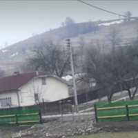 На початку лютого у бабусі був ювілей, вісімдесят років виповнилося, ми поїхали в село на святкування, скинулися всі разом і купили в подарунок телевізор. За столом зібралася вся родина і тут моя двою