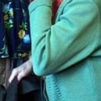 Молодший син одружився, взяв жінку з дитям. Ми з чоловіком матеріально молодим не допомагаємо - все самі заробляють. Син із сім'єю орендує квартиру недалеко від нас.