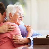 Виховуй, рости, годуй дітей, а вони потім забувають все це. Ой як боляче на старості з цим тягарем жити