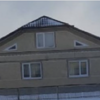 Коли батькам потрібно було ставити пам'ятник, брат з невісткою і копійки не дали. Свій будинок в селі батьки залишили мені, тому що братові вони колись купили і квартиру, і машину. Після того, як не с