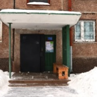 Я сама живу в трикімнатній квартирі. Відколи мій єдиний син одружився, їм допомагають свати – і квартиру купили, і машину, і з дітьми сидять. Я так не роблю, бо не вважаю, що це правильно