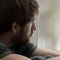 Батьки Івана вирішили розміняти свою трикімнатну квартиру на дві однокімнатні і роз'їхатися з молодими. Спочатку Іван з дружиною жили добре, але через 8 років вирішили розлучитися.