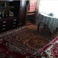 Жили ми з свекрухою, а потім вона вийшла заміж і поїхала до чоловіка, а нам залишила свою квартиру. Тепер у нас їх дві і одну ми стали здавати. Я мовчала, нікому не розповідала про це, але моя рідна с