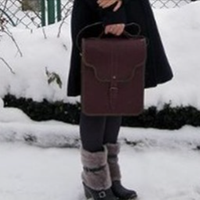 В кінці лютого в моєї рідної сестри день народження. Людмилі буде 45 років. Вона звикла, що я завжди дарую їй чималі гроші, вже вирішила на що їх витрачатиме. А цього разу я принесла подарунок сестрі