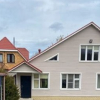 Старшій сестрі батьки купили квартиру, а мені обіцяли віддати наш будинок. Але після заміжжя сестра привела чоловіка до нас додому, а квартиру вони здають. Зять поводить себе у нас, як повноправний ха