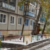 Ми з чоловіком задумалися про другу дитину, тому я запропонувала продати нашу квартиру і купити будинок за містом. І тут з'ясувалося, що квартира не його, і тим більше не наша, тому що її купили батьк