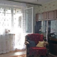 Якось в суботу Оксана прийшла до бабусі робити генеральне прибирання, з собою принесла дві сумки продуктів, взялася до роботи. А коли все було прибрано і наварено, Оксана прямо запитала бабусю, чи не