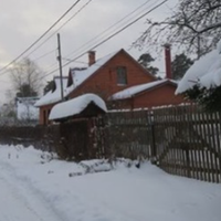 Після того, як чоловік залишив мене і ми розлучилися, я довго не могла знайти роботу, тому поїхала за кордон. За роки, що працювала в Італії купила донькам по квартирі, зробила ремонт в маминій хаті,