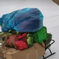 Перед святами Анна з Італії передала доньці кілька сумок з продуктами, але попросила віднести каву Марії, своїй рідній сестрі. Леся за мамине прохання забула, то ж тітка прийшла до них сама.