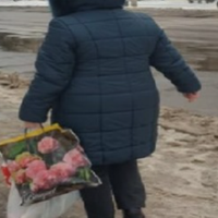 Для свого візиту до сина з невісткою я вибрала неділю. Спочатку зателефонувала, попередила, що зайду. Купила дещо для дитини, але коли зайшла до них в коридор, сумки не мала де поставити – такий безла