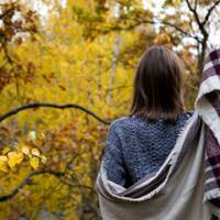 Я варила суп, син збирав конструктор, менша спала, коли Гриша влетів додому. – Як ви мені набридли! Ти, ці сопливі діти, – кричав Гриша, розносячи на друзки шафу. – У мене є інша, і життя набагато цік