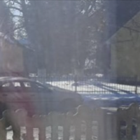 На мій 50-річний ювілей брат приїхав лише для того, щоб повідомити, що планує продати свою частку в батьківському будинку. Я запропонувала продати його половину нам. Візьмемо з чоловіком кредит і по ч