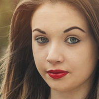 І коли вже стало все зрозуміло, дружина не витримала і пішла з’ясовувати стосунки з загарбницею. Просто підійшла до неї і запитала, дуже ввічливо: – Скажіть, будь ласка, навіщо вам мій чоловік?