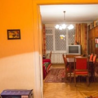 Якось я прийшла до невістки і кажу – цікався трохи знижками в навколишніх супермаркетах, у нас вже всі пенсіонерки так роблять – в одному магазині зі знижкою беруть масло і яйця, в іншому – кури по ак