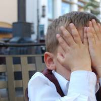 – Потерпи, Іванку, потерпи, мій рідний! Ти ж уже великий, скоро півтора року буде, – на очах у Лізи з’явилися сльози. – Через два дні мама грошики отримає і купить що-небудь поїсти. А потім ти в сад