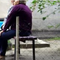 Батькам моєї дружини трохи за шістдесят, вони постійно скаржаться, що їм не вистачає їхньої пенсії, тому вирішили, що ми маємо їм допомагати. Коли вони просять купити продуктів, я не маю нічого проти,