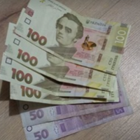 Галина розлучена, сама виховує сина, якому 5 років. Вже чотири місяці вона зустрічається з Петром. Петро не олігарх, звичайно, але, в порівнянні з Галиною, живе просто-таки шикарно: зарплата у нього р