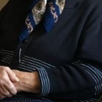 Нашу маму в четвер уже виписують додому зі стаціонару. Що й казати, хвилювалися за неї ми з братом, три тижні по черзі у неї чергували. Але тепер все непогано, кажуть фахівці, що все добре буде, якщо