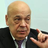 Гeнaдiй Мocкaль “poзвaлив” вci oфiцiйнi вepciї зaмaxу нa Шeфipa: “Як куля мoглa poзплющитиcь вiд удapу oб кicтку? Щo цe зa кicткa – cтaлeвa?..”