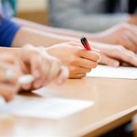 ЗНО, ДПА, ЄВІ та ЄФВВ у 2022 році скасували через війну - заява Міносвіти